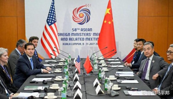 美牛股 美国国务卿鲁比奥，终于等到王毅会长的接见，两人状态相差太大了