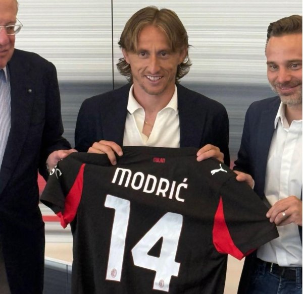 道正网  告别13年皇马生涯！39岁魔笛正式加盟米兰：签1+1合同 穿14号球衣