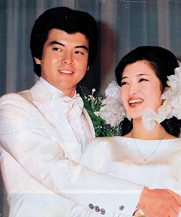 富通优配 73岁三浦友和现状：不靠儿孙不住豪宅，只想和山口百惠安静老去