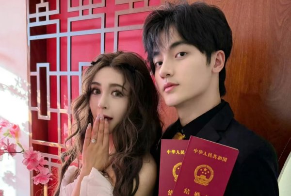 今裕堂 《锦绣未央》李心艾升级当妈，官宣生女获全网祝福